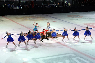 В Самаре соревнуются команды по синхронному фигурному катанию