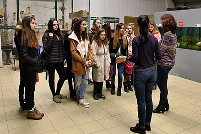 В Самарском зоопарке в День Земли воспитанникам школы-интерната рассказали о защите окружающей среды