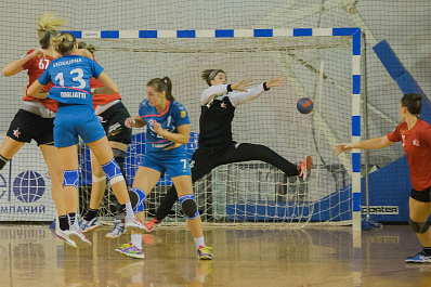 Гандбольная Лада выиграла у Звезды в Звенигороде