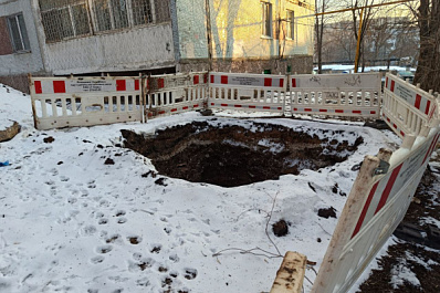 В Самаре на улице Венцека завершают монтаж трубопровода 