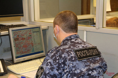 Росгвардейцы задержали самарчанку, которая среди ночи напала с магнитолой на пекарню