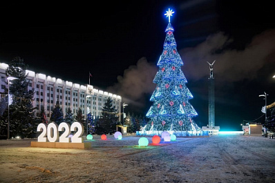 В Самаре на площади Славы открылся ледовый каток