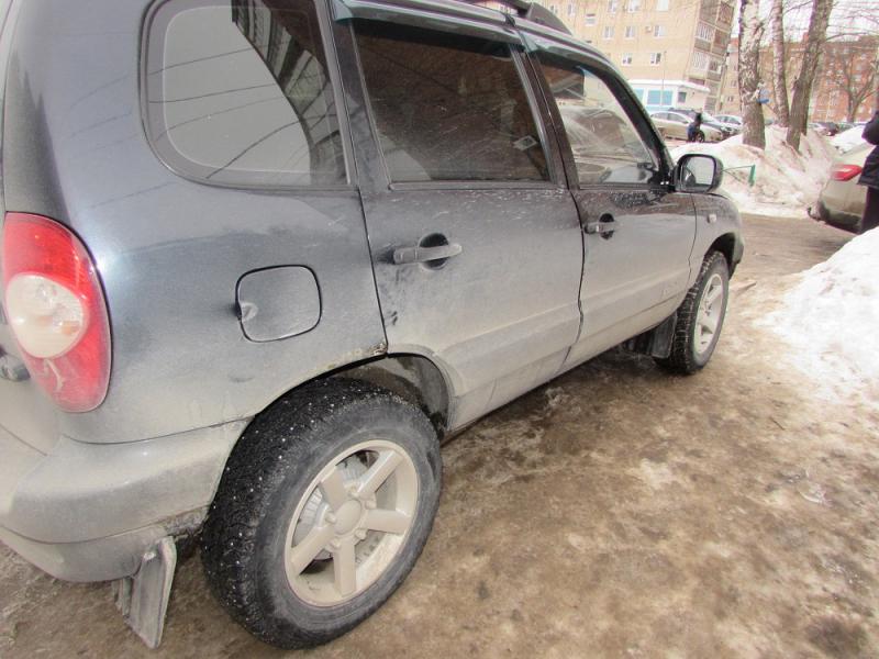 В Жигулёвске судимый за убийство мужчина обокрал незакрытый автомобиль