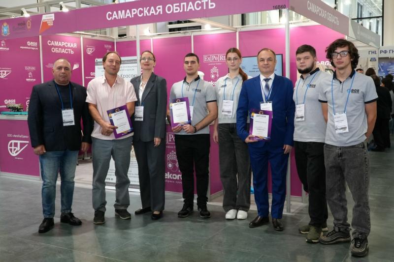 Самарские производители представили свою продукцию на международной выставке "Химия-2025"