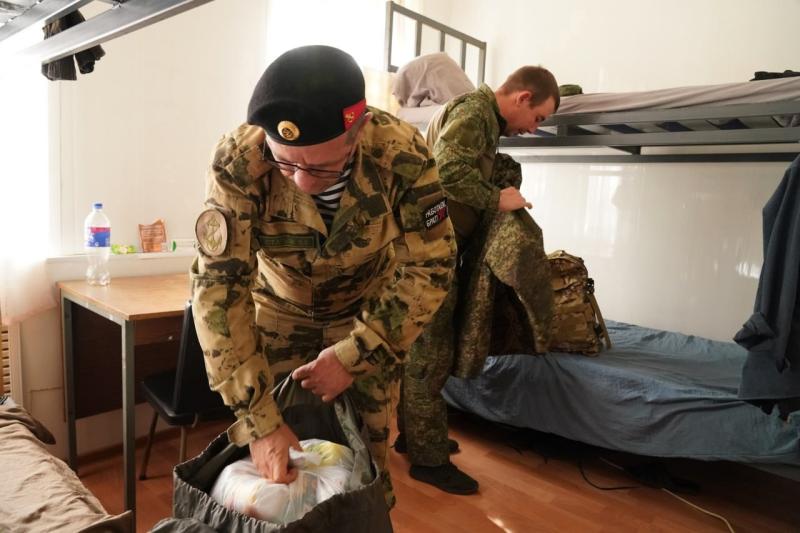 Станут примером: добровольцы отправились в зону спецоперации