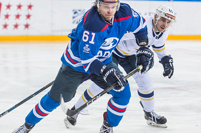 Хоккейная "Лада" победила "Дизель" по буллитам