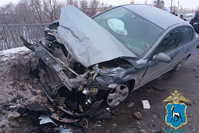 В массовом ДТП на сызранском мосту пострадал водитель Ford
