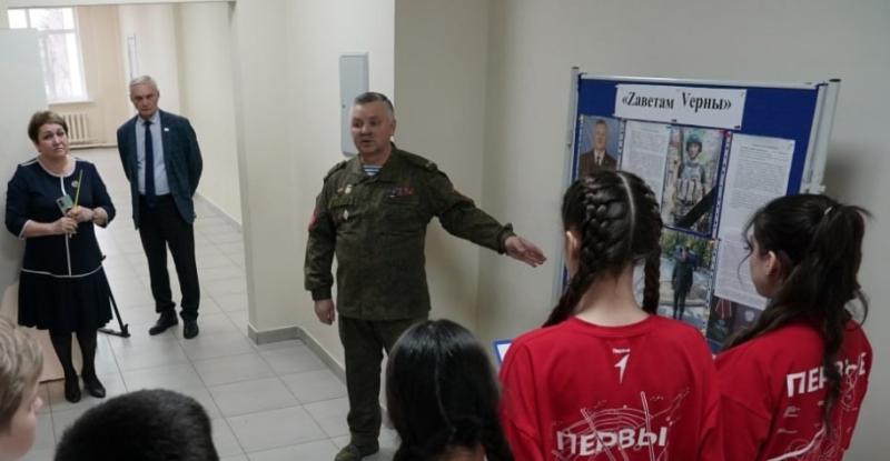 Хорошее воспитание: учитель - ветеран СВО развивает школьный музей в Самарской области