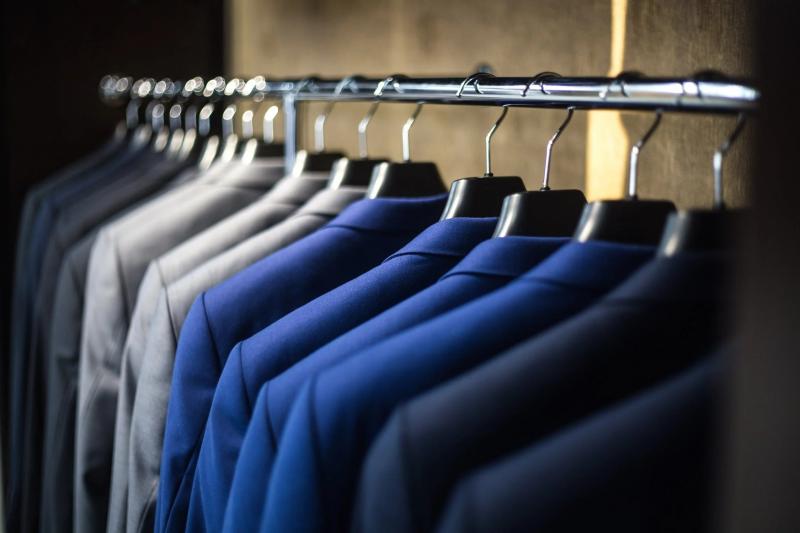 Министр Мантуров заявил, что перебоев на рынке одежды не будет