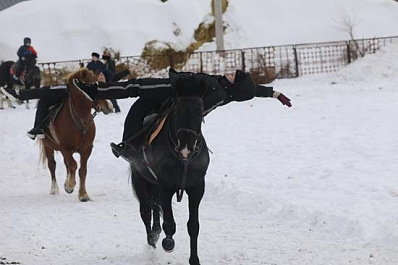 Военные связисты под Самарой оседлали лошадей
