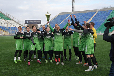 Олимпийский чемпион наградил победителей Кубка Самарской области по футболу