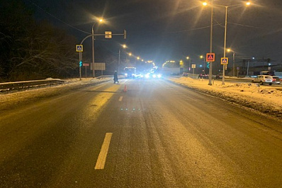 В Самаре сбили мужчину, перебегавшего дорогу на красный свет