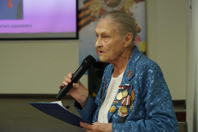 "Об этом не пишут в учебниках": в самарской школе № 81 вспоминают подвиги ветеранов войны