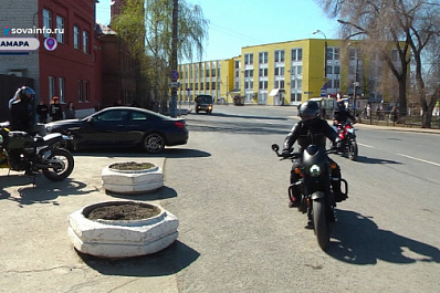 Самарские байкеры привели в порядок сквер Дзержинского