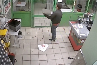 Жителя Самары будут судить за "горы" краденого шоколада и зубной пасты