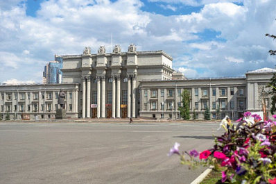 На площади Куйбышева в Самаре впервые устанавливают противотаранные устройства