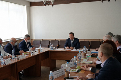 Планы на урожай, импортозамещение и долгосрочные контракты: Дмитрий Азаров обсудил с мукомолами и пекарями вопросы продовольственной безопасности