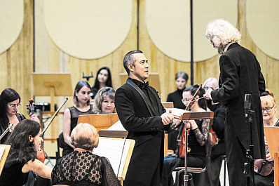 Зазвучали по-новому: в филармонии исполнили романсы Чайковского и Рахманинова