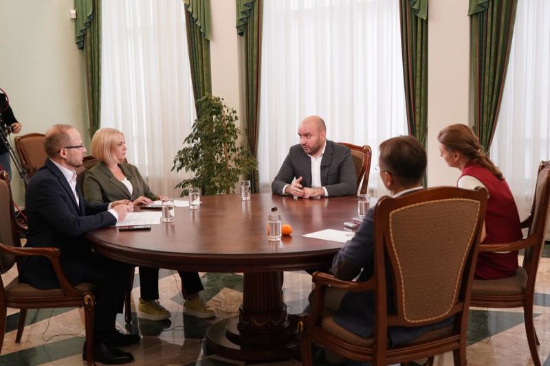 Вячеслав Федорищев ответил на неформальные вопросы журналистов