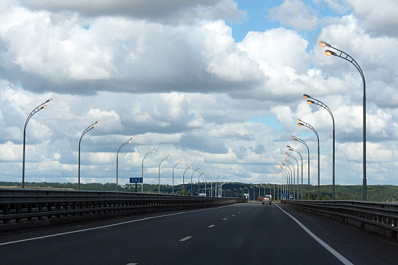 Мотоциклистов и водителей с инвалидностью хотят освободить от штрафов за проезд по выделенным полосам