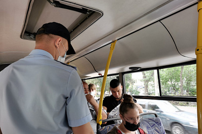 В Самаре за неделю высадили из транспорта 124 пассажира без масок