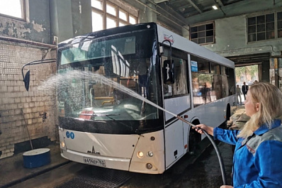 Специалисты проверили качество мойки самарского общественного транспорта