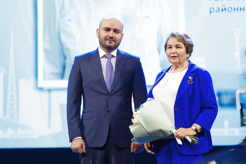 Губернатор Вячеслав Федорищев поздравил медицинских работников области с предстоящим профессиональным праздником