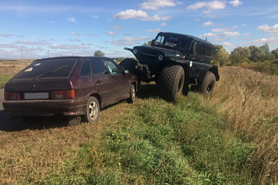 В Самарской области вездеход протаранил машину