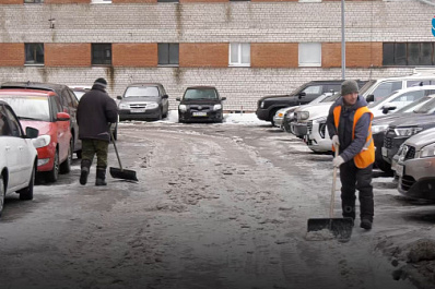 В Самарской области усилен контроль за уборкой дворов и очисткой крыш от наледи