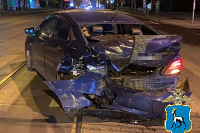 В Самаре Kia Rio врезалась в припаркованную "Гранту"