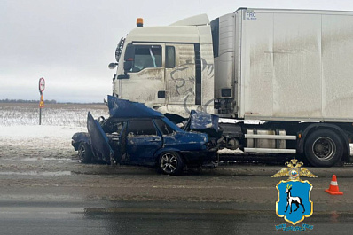 Появились подробности смертельной аварии с легковушкой и грузовиком в Самарской области