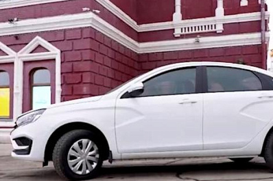 Сегодня в 21:00 в прямом эфире определят победителя пятой LADA Vesta в викторине "За родное - за свое"