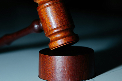 Певец Шарлот предстанет перед судом