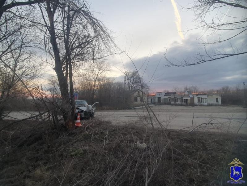 В Тольятти женщина на LADA Kalina наехала на погрузчик и попала в больницу