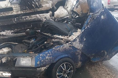 Двое погибших: в Самарской области 8 января лоб в лоб столкнулись фура и легковушка