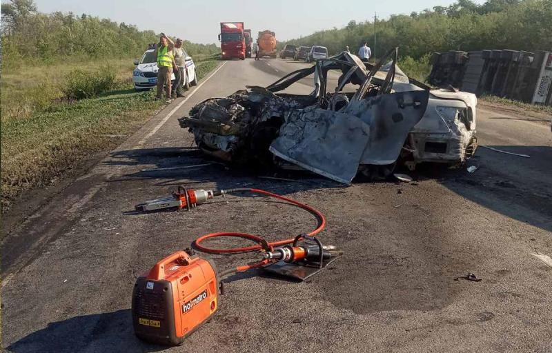 Спасатели рассказали подробности смертельной аварии в Самарской области