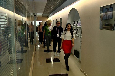 Иностранная молодежная делегация посетила Центр прорывных исследований