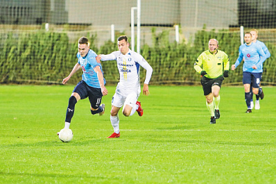 Самарские футболисты приступили к тренировкам в межсезонье