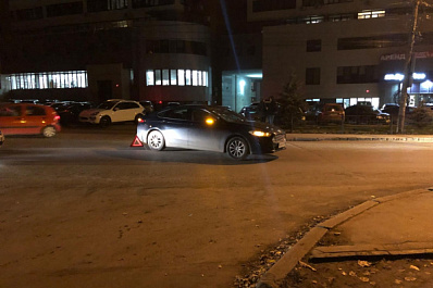 В Октябрьском районе Самары машина сбила мужчину с ребенком на руках