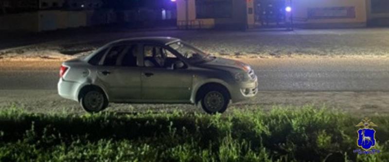 В Самарской области на трассе мотоциклист врезался в "десятку"