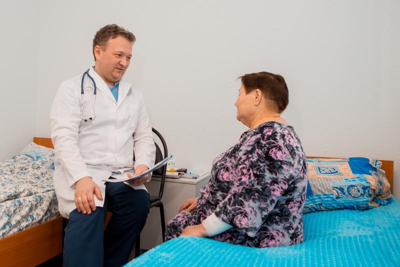 Терапевтическая помощь на новом уровне: завотделением клиники "Реавиз" рассказал, как устроен современный стационар