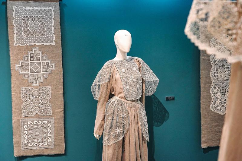 Самарские мастерицы представили свои работы на выставке "Гипюровый лес"