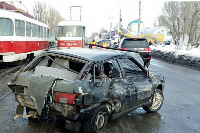 В Самаре водитель, уходя от погони, устроил тройное ДТП