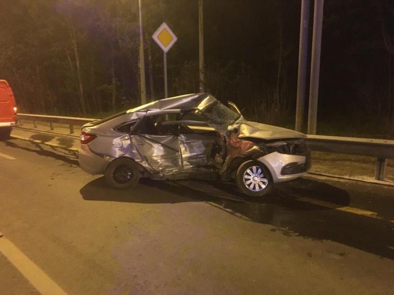 В Самаре 45-летний водитель "Гранты", не уступивший дорогу "Мерседесу", попал в реанимацию