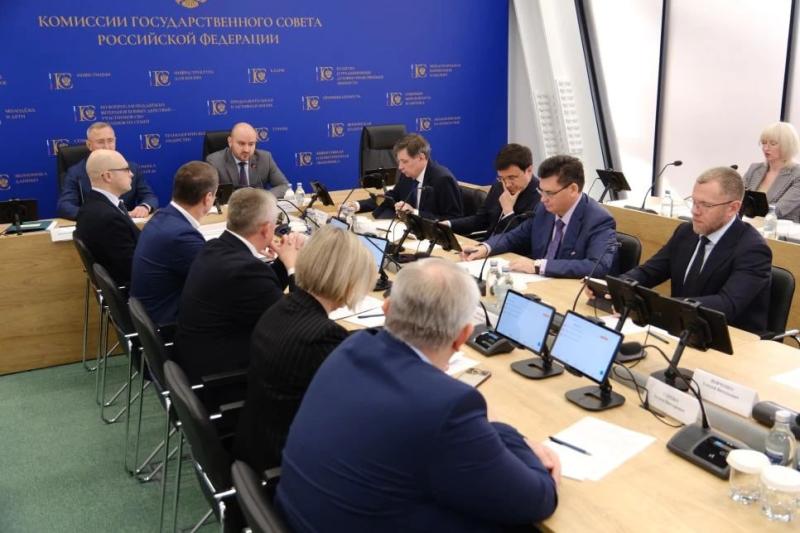 В Москве состоялось совместное заседание комиссий Госсовета РФ по направлениям "Промышленность" и "Кадры"