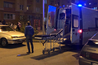 В Южном городе с балкона третьего этажа упала женщина