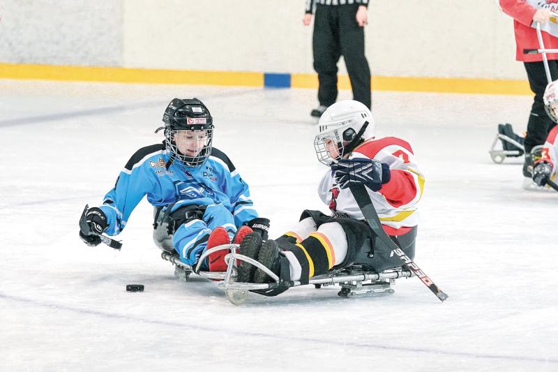 В Самаре впервые провели межрегиональный турнир по следж-хоккею