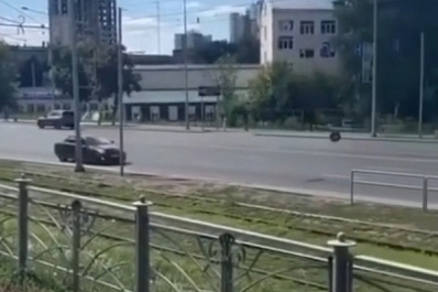 Житель Самары поймал колесо, оторвавшееся от автомобиля