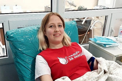 Верит в силу врачей и маленькие чудеса: самарская медсестра стала донором костного мозга