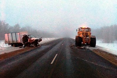 В Волжском районе 25-летний водитель пострадал в ДТП с трактором